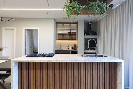 Sala  cozinha americana integrada de casa de condomínio para alugar com 2 quartos, 196m² em Mário Quintana, Viamão