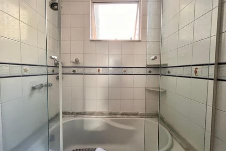 Apartamento à venda com 170m², 3 quartos e 1 vaga Apartamento à venda com 170m², 3 quartos e 1 vagaBanheiro da Suíte