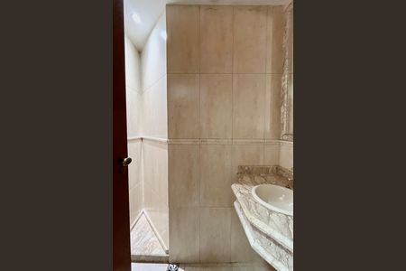 Apartamento à venda com 170m², 3 quartos e 1 vaga Apartamento à venda com 170m², 3 quartos e 1 vagaLavabo