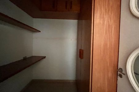 Apartamento à venda com 170m², 3 quartos e 1 vaga Apartamento à venda com 170m², 3 quartos e 1 vagaQuarto de Serviço
