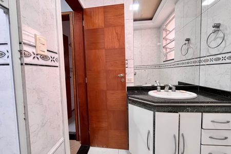 Apartamento à venda com 170m², 3 quartos e 1 vaga Apartamento à venda com 170m², 3 quartos e 1 vagaBanheiro