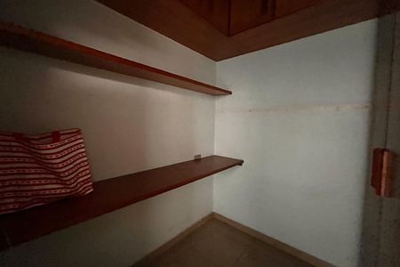 Apartamento à venda com 170m², 3 quartos e 1 vaga Apartamento à venda com 170m², 3 quartos e 1 vagaQuarto de Serviço