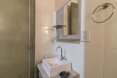 Banheiro de apartamento para alugar com 1 quarto, 32m² em Centro Histórico, Porto Alegre