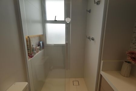 Apartamento à venda com 400m², 4 quartos e 5 vagasBanheiro da Suíte 2