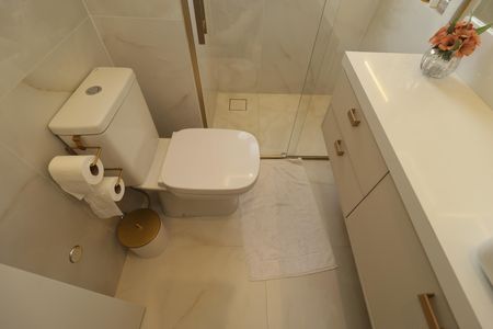 Apartamento à venda com 400m², 4 quartos e 5 vagasBanheiro da Suíte 1