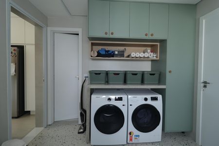 Apartamento à venda com 400m², 4 quartos e 5 vagasLavanderia