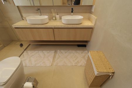 Apartamento à venda com 400m², 4 quartos e 5 vagasBanheiro da Suíte Master