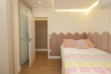 Apartamento à venda com 400m², 4 quartos e 5 vagasSuíte 2