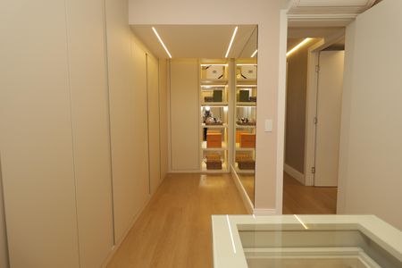 Apartamento à venda com 400m², 4 quartos e 5 vagasCloset da Suíte Master