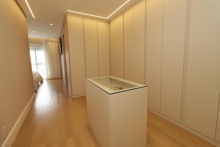 Apartamento à venda com 400m², 4 quartos e 5 vagasCloset da Suíte Master