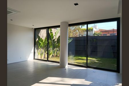 Casa à venda com 262m², 3 quartos e 2 vagasSala