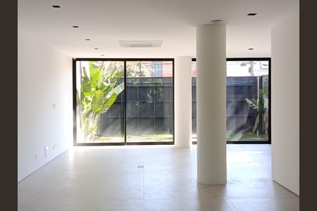 Casa à venda com 262m², 3 quartos e 2 vagasSala