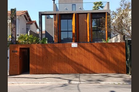 Casa à venda com 262m², 3 quartos e 2 vagasFachada