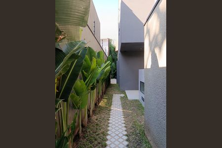 Casa à venda com 262m², 3 quartos e 2 vagasEntrada - corredor lateral
