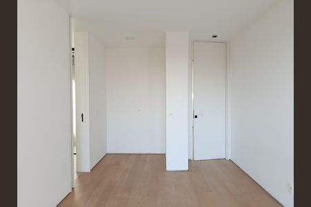 Casa à venda com 262m², 3 quartos e 2 vagasSuíte 2