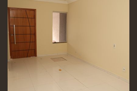 Casa à venda com 3 quartos, 102m² em Residencial Morada dos Ipes, Goiânia