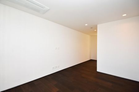 Casa à venda com 518m², 4 quartos e 4 vagas Casa à venda com 518m², 4 quartos e 4 vagassuite 1