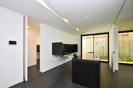 Casa à venda com 518m², 4 quartos e 4 vagas Casa à venda com 518m², 4 quartos e 4 vagascozinha