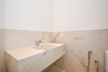 Casa à venda com 518m², 4 quartos e 4 vagas Casa à venda com 518m², 4 quartos e 4 vagasbanheiro suite 2
