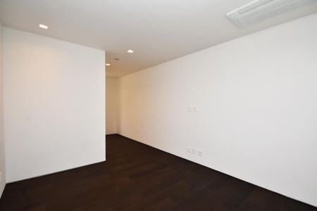 Casa à venda com 518m², 4 quartos e 4 vagas Casa à venda com 518m², 4 quartos e 4 vagassuite 2