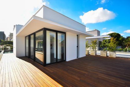Casa à venda com 518m², 4 quartos e 4 vagas Casa à venda com 518m², 4 quartos e 4 vagasdeck varanda casa