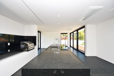 Casa à venda com 518m², 4 quartos e 4 vagas Casa à venda com 518m², 4 quartos e 4 vagaschurrasqueira e cozinha gourmet
