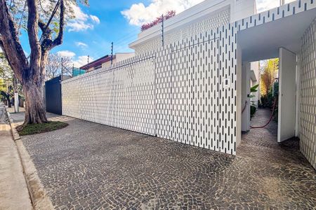 Casa à venda com 518m², 4 quartos e 4 vagas Casa à venda com 518m², 4 quartos e 4 vagasfachada da casa