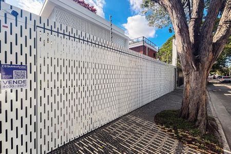 Casa à venda com 518m², 4 quartos e 4 vagas Casa à venda com 518m², 4 quartos e 4 vagasfachada da casa