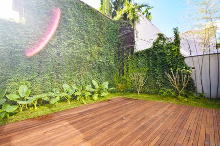 Casa à venda com 518m², 4 quartos e 4 vagas Casa à venda com 518m², 4 quartos e 4 vagasquintal Sala 2