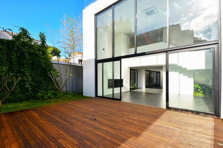 Casa à venda com 518m², 4 quartos e 4 vagas Casa à venda com 518m², 4 quartos e 4 vagasquintal Sala 2