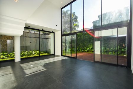 Casa à venda com 518m², 4 quartos e 4 vagas Casa à venda com 518m², 4 quartos e 4 vagasSala 2
