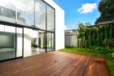 Casa à venda com 518m², 4 quartos e 4 vagas Casa à venda com 518m², 4 quartos e 4 vagasquintal Sala 2