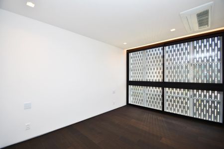 Casa à venda com 518m², 4 quartos e 4 vagas Casa à venda com 518m², 4 quartos e 4 vagassuite 1