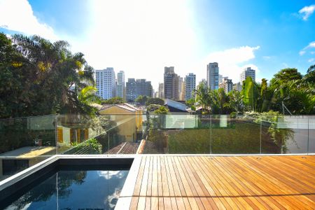 Casa à venda com 518m², 4 quartos e 4 vagas Casa à venda com 518m², 4 quartos e 4 vagasdeck varanda piscina