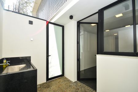 Casa à venda com 518m², 4 quartos e 4 vagas Casa à venda com 518m², 4 quartos e 4 vagaslavanderia