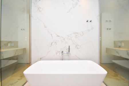 Casa à venda com 518m², 4 quartos e 4 vagas Casa à venda com 518m², 4 quartos e 4 vagasbanheiro suite 4 master (ele e ela)