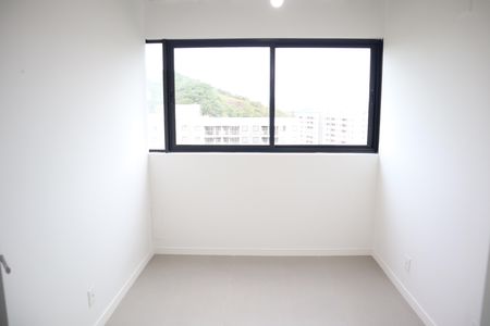 quarto 1 de apartamento para alugar com 2 quartos, 55m² em Camorim, Rio de Janeiro