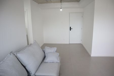 sala de apartamento para alugar com 2 quartos, 55m² em Camorim, Rio de Janeiro