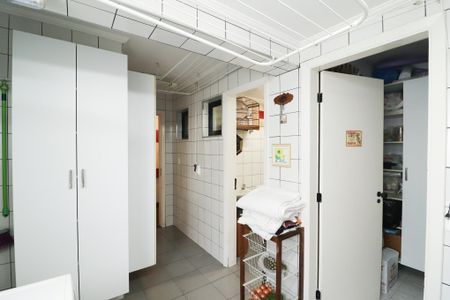 Apartamento à venda com 160m², 4 quartos e 3 vagasCozinha e Área de Serviço