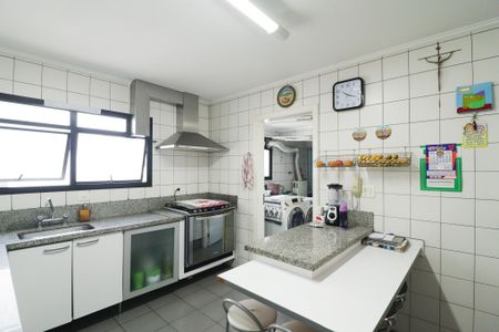Apartamento à venda com 160m², 4 quartos e 3 vagasCozinha e Área de Serviço