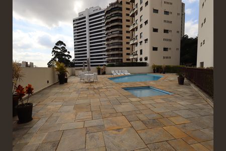 Apartamento à venda com 167m², 4 quartos e 5 vagasÁrea comum - Piscina