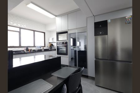 Apartamento à venda com 167m², 4 quartos e 5 vagasCozinha