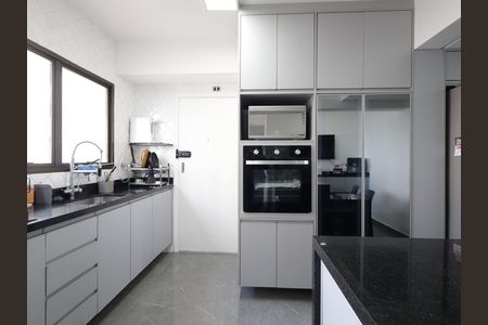 Apartamento à venda com 167m², 4 quartos e 5 vagasCozinha