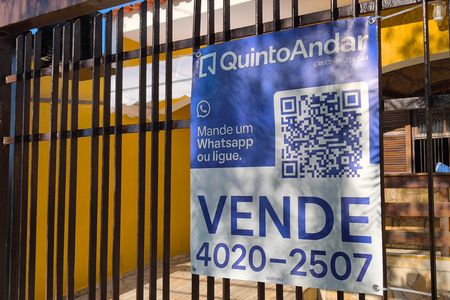 Casa à venda com 137m², 3 quartos e 4 vagasPLACA ISTALADA NA FACHADA 