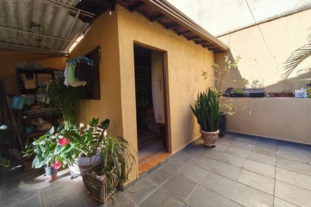 Casa à venda com 137m², 3 quartos e 4 vagasQuintal