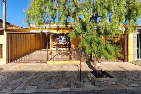Casa à venda com 137m², 3 quartos e 4 vagasFachada