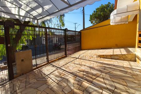 Casa à venda com 137m², 3 quartos e 4 vagasQuintal - Garagem