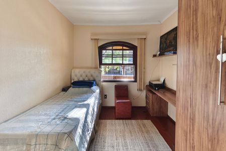 Casa à venda com 137m², 3 quartos e 4 vagasQuarto 2