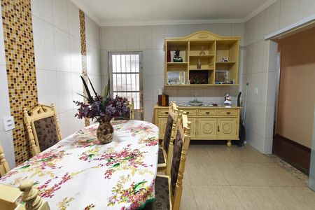 Casa à venda com 137m², 3 quartos e 4 vagasv