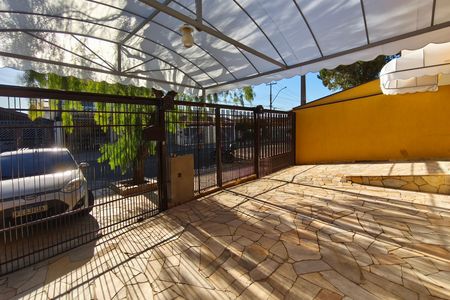 Casa à venda com 137m², 3 quartos e 4 vagasQuintal - Garagem